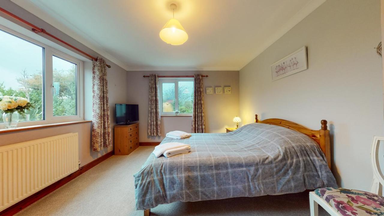 Jaw-Dropping Beach House In Anglesey Benllech Buitenkant foto