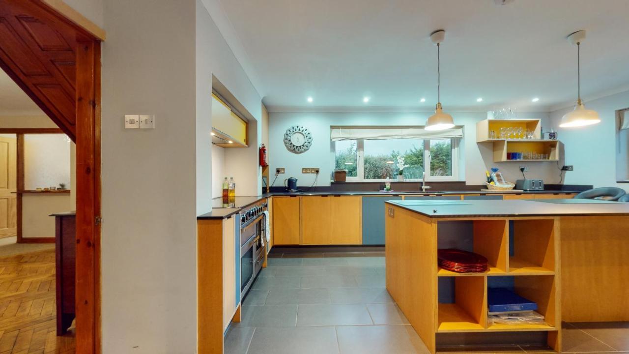 Jaw-Dropping Beach House In Anglesey Benllech Buitenkant foto