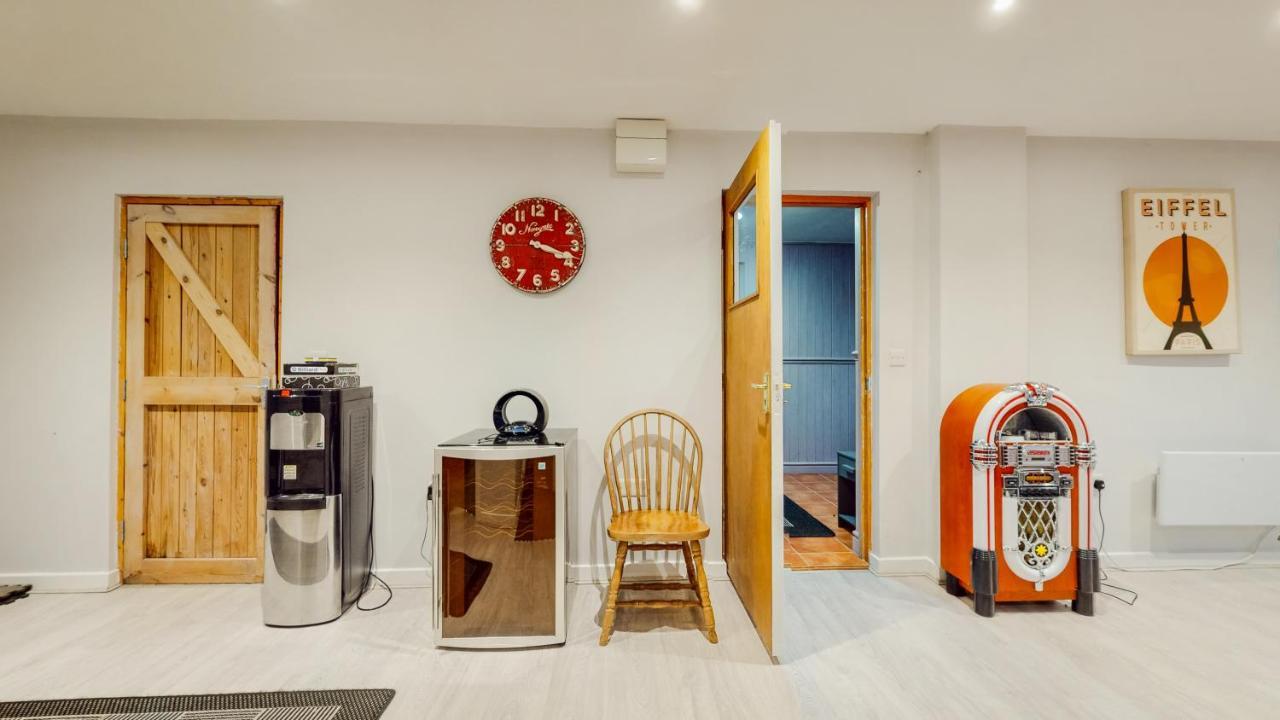 Jaw-Dropping Beach House In Anglesey Benllech Buitenkant foto