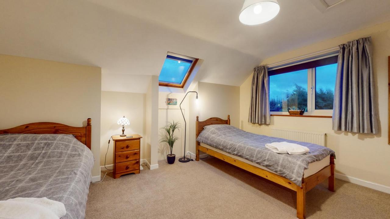 Jaw-Dropping Beach House In Anglesey Benllech Buitenkant foto