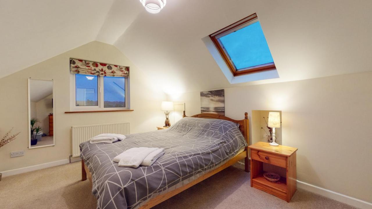 Jaw-Dropping Beach House In Anglesey Benllech Buitenkant foto